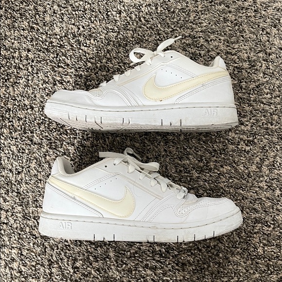 Nike | Air Force 1 White Low Top Shoes - Picture 4 of 11